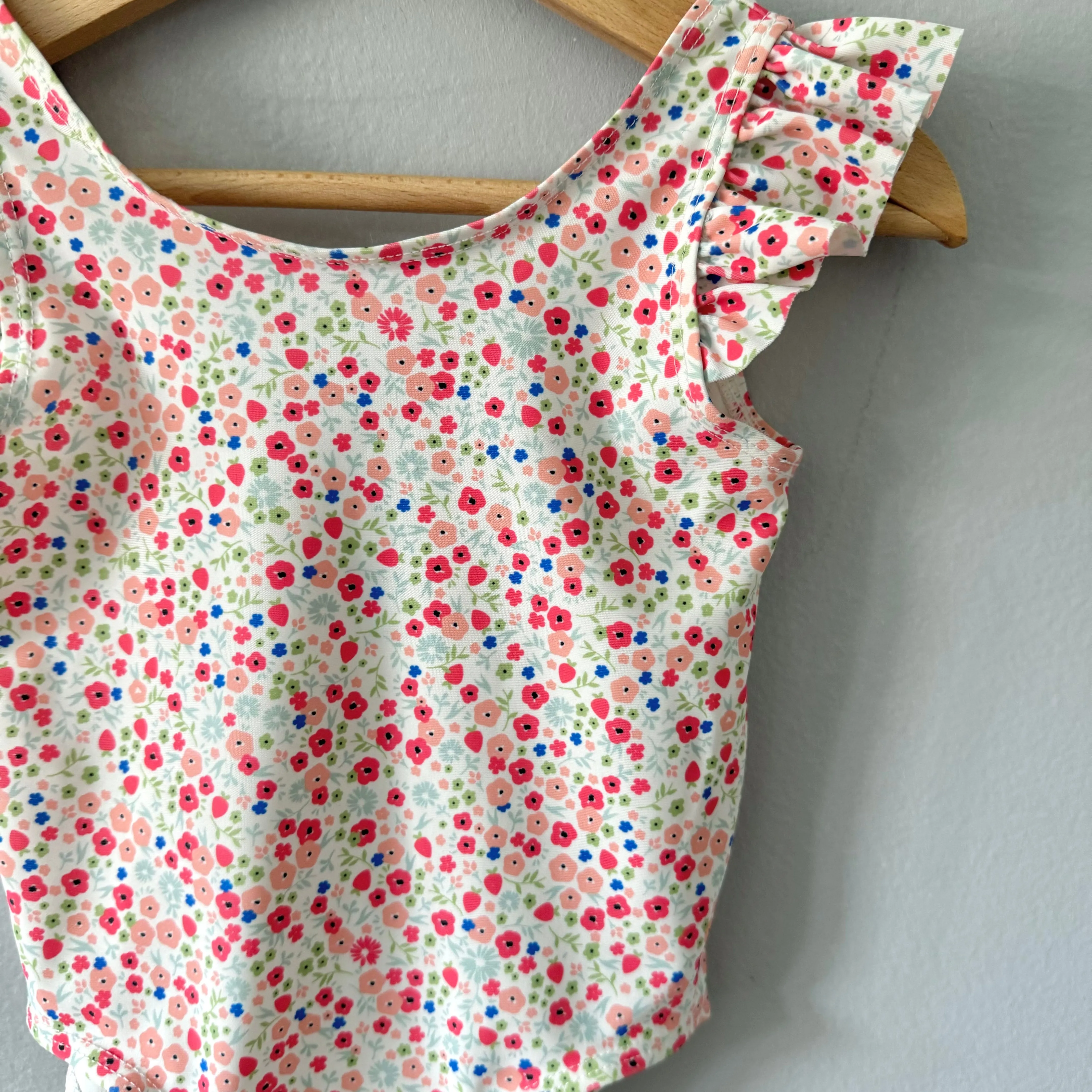 H&M / White x pink floral swimsuit / 6-12M